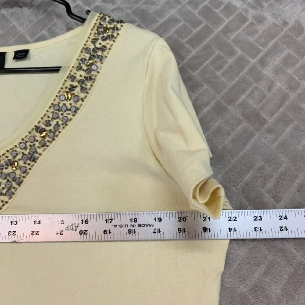 Avenue Womans 14/16 Top T Shirt Light Yellow Beaded Short Sleeve V Neck - Picture 8 of 12